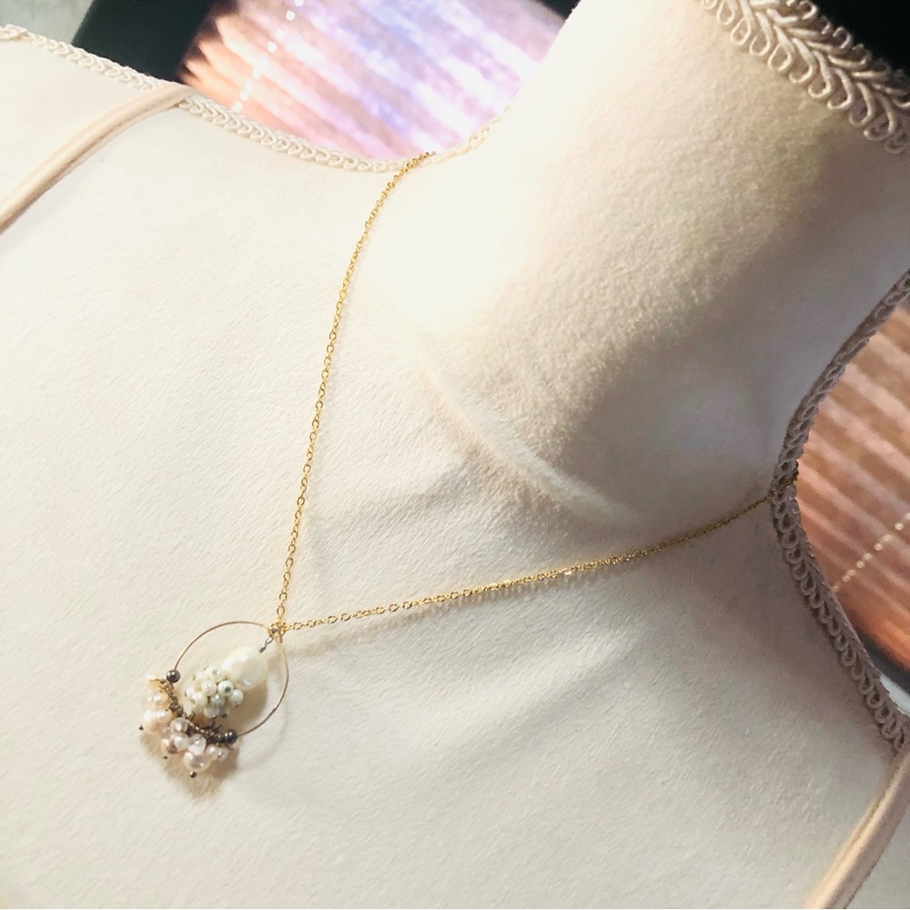 Handcrafted elegant genuine pearl clear quartz pendant on chain necklace